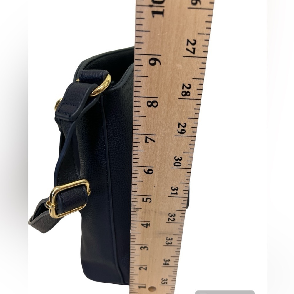Tommy Hilfiger navy blue crossbody bag - Picture 3 of 15